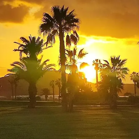 Beautiful 4 Bedroom House With Phenomenal Golf And Mountain Views Apartahotel San Miguel de Abona