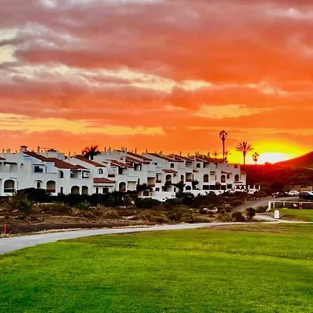 Aparthotel Beautiful 4 Bedroom House With Phenomenal Golf And Mountain Views San Miguel de Abona