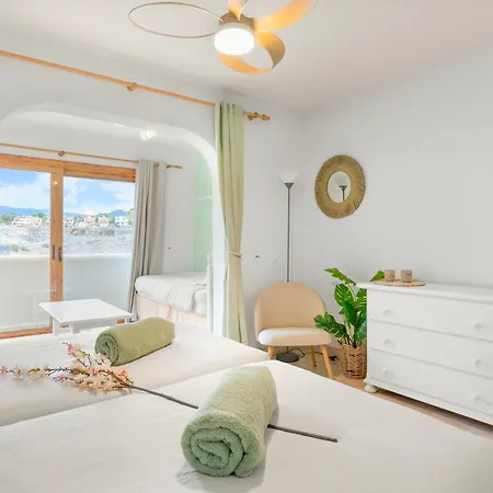 Beautiful 4 Bedroom House With Phenomenal Golf And Mountain Views Aparthotel *