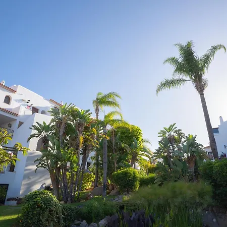 Beautiful 4 Bedroom House With Phenomenal Golf And Mountain Views Apartahotel San Miguel de Abona